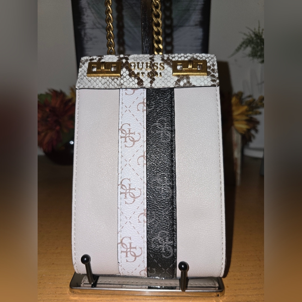 GUESS.  Katey Chit Chat Mini Crossbody Purse EUC